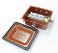 Коробка клеммная металлическая У614М с латунными сальниками ЗЭТА